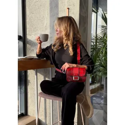 Сумка Bella Bertucci червона